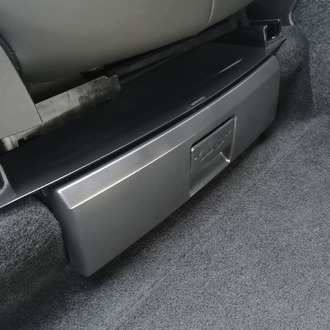 Tesla Model Y Ön Koltuklar Altına Takılan 6 Lt KİLİTLİ Metal Kapaklı Saklama Alanı, SİYAH