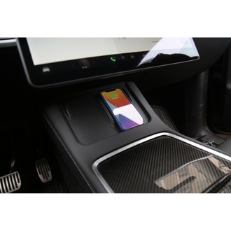 Tesla Model Y / Model 3 Silikon Telefon Şarj Pedi, Siyah Renk