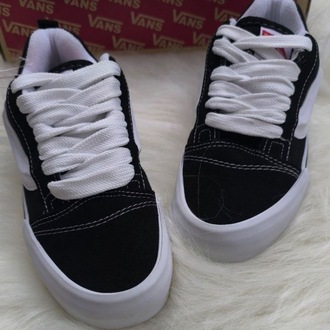 VANS KNU SKOOL