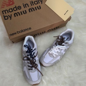 NEW BALANCE 530 MİU MİU GREY-WHİTE-NUBUCK