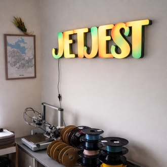 300yedek parca ARGB LED’li Dekoratif İsim Kutusu – Kişiye Özel Hediye & Ev Dekoru