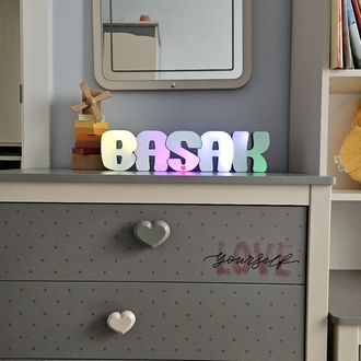300yedek parca ARGB LED’li Dekoratif İsim Kutusu – Kişiye Özel Hediye & Ev Dekoru