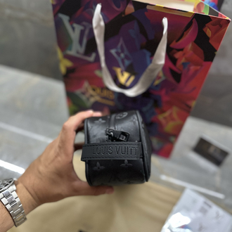 Louis Vuitton Hologram Dark El Çantası