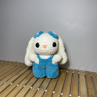Tulumlu Tavşan Amigurumi (Beyaz)