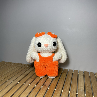 Tulumlu Tavşan Amigurumi (Beyaz)
