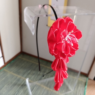 Katmerli Sakura Taç Kırmızı