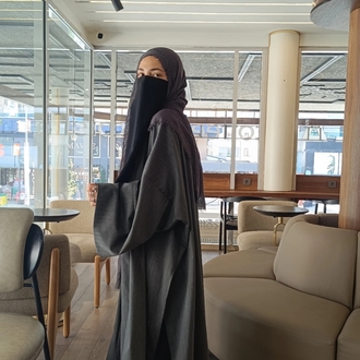 Gri çizgili abaya 