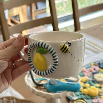 Limon & Arı Detaylı El Yapımı Seramik Kupa