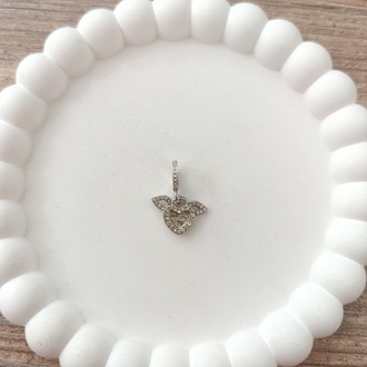 Kalpli Kanatlı Charm