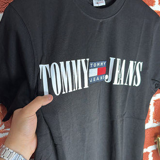 Büyük Ön Logo Yazılı Premium T-Shirt