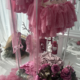 pembe kostüm