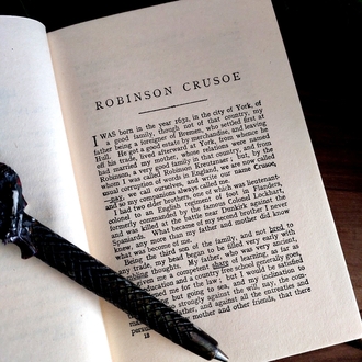 Daniel Defoe — Robinson Crusoe | c.1930