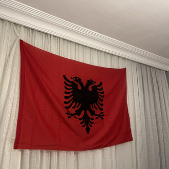 Arnavutluk Kumaş Bayrağı