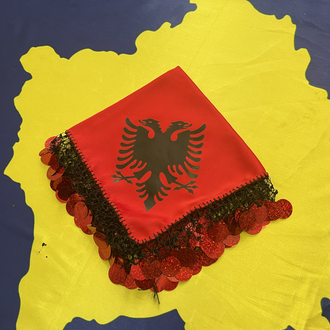 Arnavut Kırmızı Püsküllü Mendil
