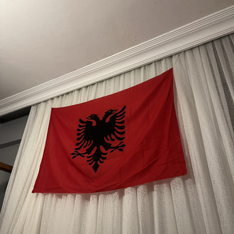 Arnavutluk Kumaş Bayrağı