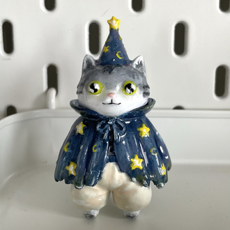 Büyücü kedi masa arkadaşı