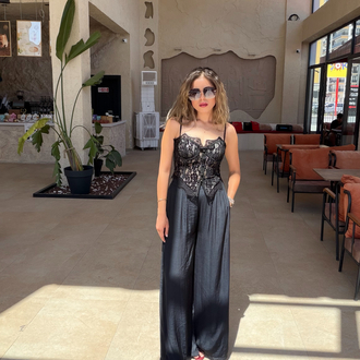 Siyah dantel güpürlü korse 