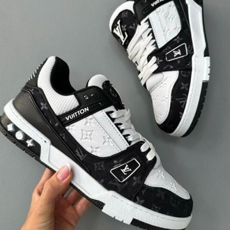 LV Black