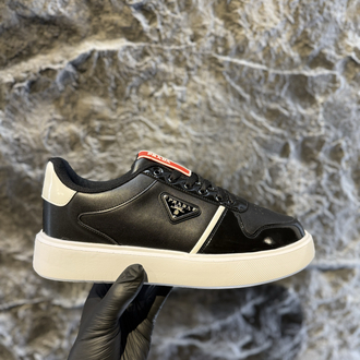 FLAŞ İNDİRİM-PRADA Casual Black and White