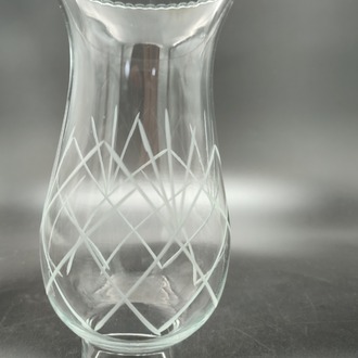AVİZE LAMBA CAMI. KÜÇÜK ,ŞEFFAF DEKORLU( E.14) (Alt çap: 4,50cm- h: 17,50cm)