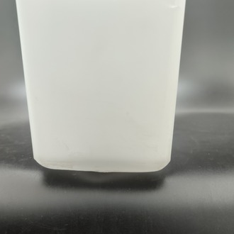 KARE AVİZE CAMI.BEYAZ RENKTE (Kenarlar:9.00cm,9.00cm-h:10.00cm)(E.14)Mum ampule göre.