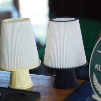 KushKafa Ola Bebe Mavi Masa Lambası – Minimal Dekoratif Çocuk Odası Aydınlatması