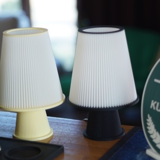 KushKafa Ola Bebe Pembe Masa Lambası – Minimal Dekoratif Çocuk Odası Aydınlatması