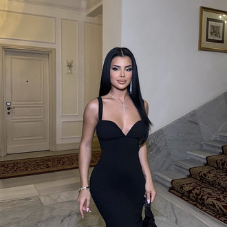 Siyah Askılı Elbise