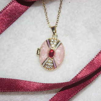 Pembe Taşlı Kapaklı Kolye