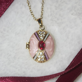 Pembe Taşlı Kapaklı Kolye