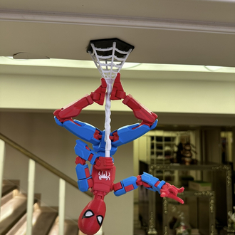 Spider-Man Figürü – Esnek Eklemli Aksiyon Oyuncağı”
