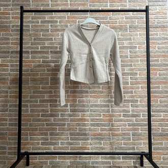 Taş Rengi Triko Crop Hırka – Altın Düğme Detaylı