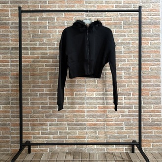 Siyah Kürk Detaylı Crop Hoodie – Fermuarlı Kapüşonlu