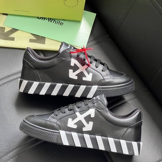 Off-White
New Season