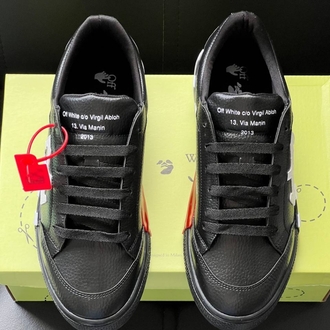 Off-White
New Season