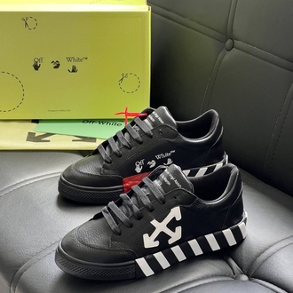 Off-White
New Season