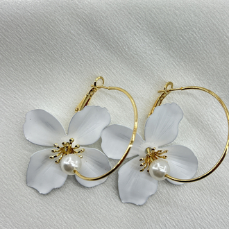 Gold Beyaz Çiçek Model Küpe