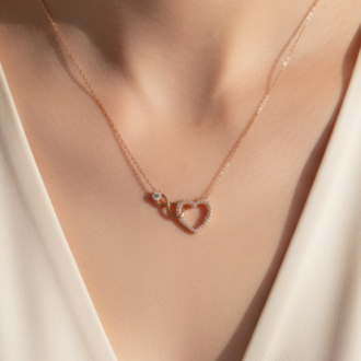 Éternelle Heart Necklace