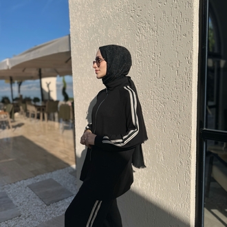 Siyah  Fermuarlı Şerit Eşofman Takımı