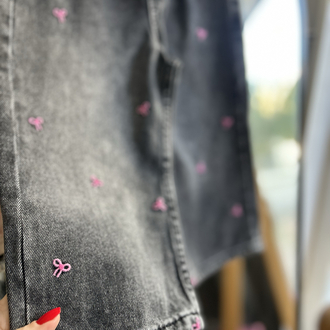 Çiçekli denim pantolon