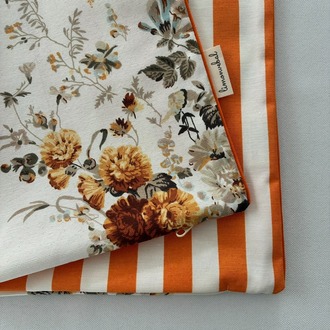 Sarı Güller  – Turuncu Çizgili ve Floral Desenli Çift Taraflı Kırlent Kılıfı 50x50