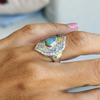 Opal shield yüzük