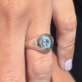 Blue topaz dikey mozanitli yüzük