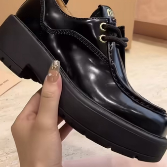 Miumiu parlak deri Ayakkau
