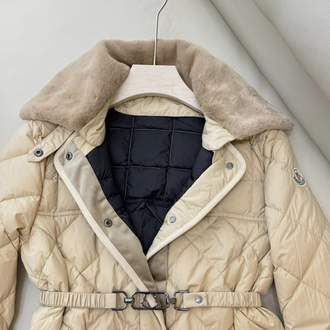 MONCLER Cygne Diamond‑Quilted Short Down Jacket / Moncler Cygne down jacket