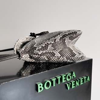 BOTTEGA VENETA Liberta Kadın Çapraz Çanta – Lüks Versiyon