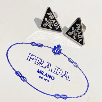 Prada Üçgen Küpe