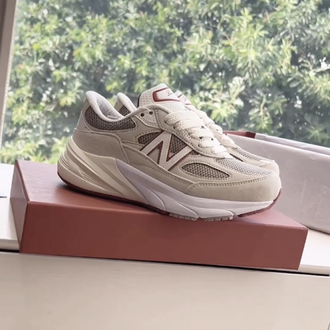 New Balance 990v6