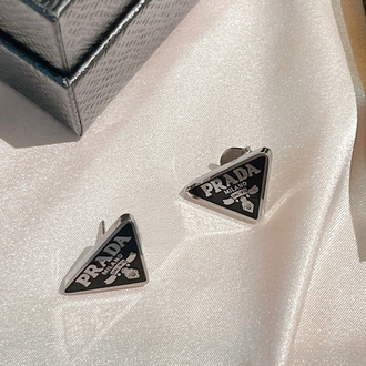 Prada Üçgen Küpe
