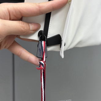 Moncler Kürk Kapüşonlu Beli Kemerli Beyaz Mont